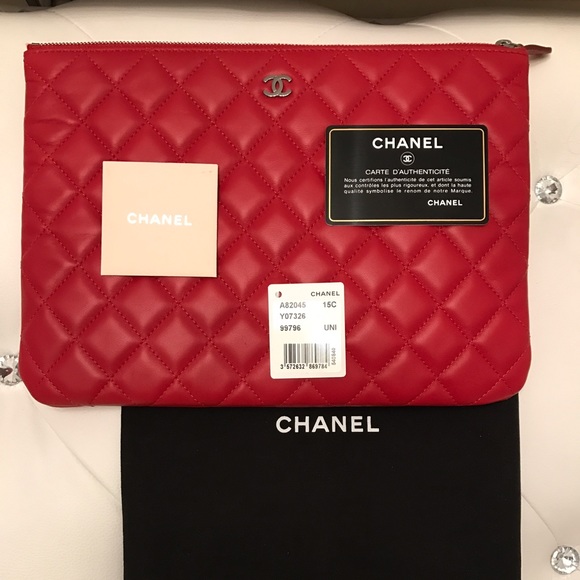 Chanel red lamb leather clutch. - Picture 1 of 4