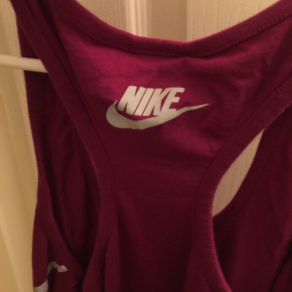 ❗️𝐅𝐈𝐍𝐀𝐋 𝐒𝐀𝐋𝐄❗️ 🆕 Nike Racerback Tank - Picture 2 of 3