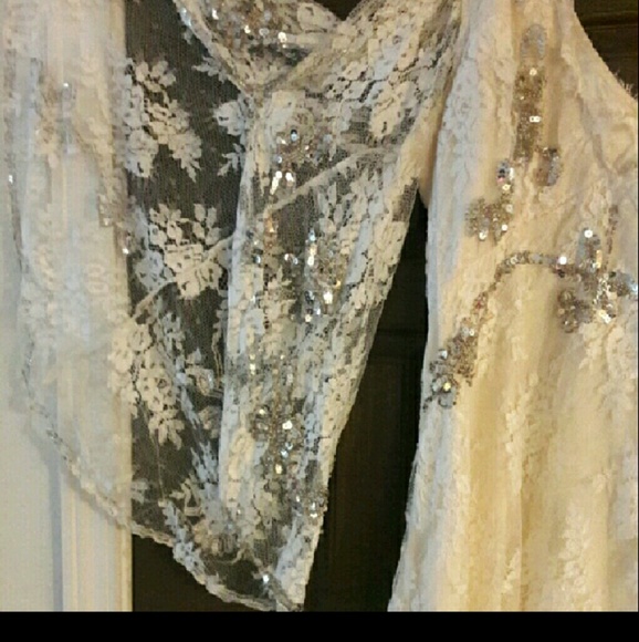 Temperley of London Equisite - Picture 2 of 3