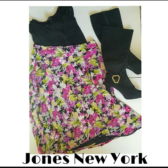 Beautiful flower printed Skirt