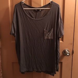Cute grey slouchy T shirt hollister