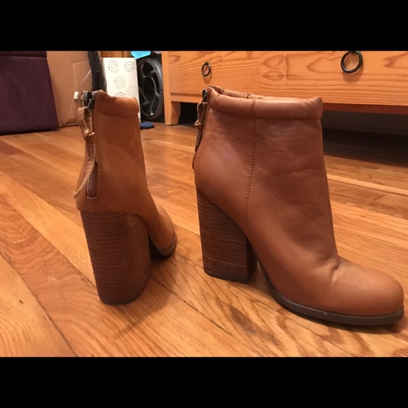 High wedged booties - Picture 2 of 3