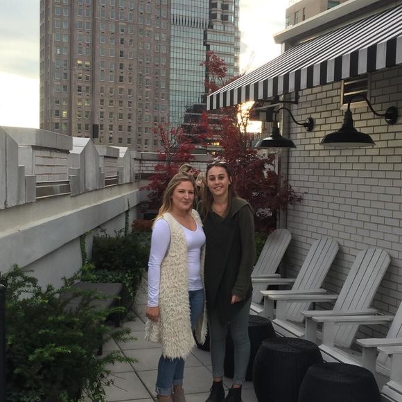 Meet your Posher, Danielle