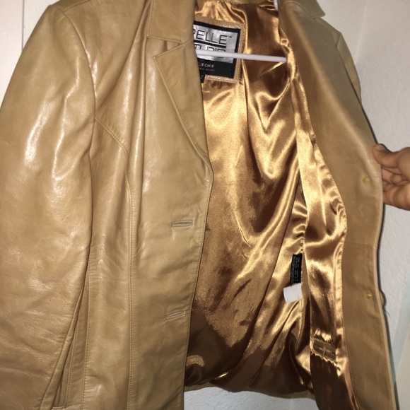 Leather jacket - Picture 2 of 3