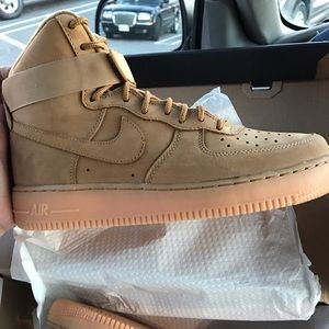 BRAND NEW AIR FORCE 1