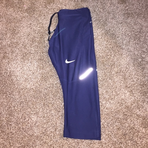 Nike crop leggings! - Picture 4 of 4