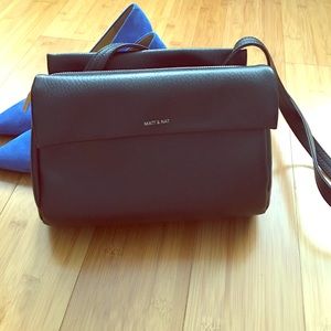 Black "Matt & Nat" Crossbody Bag