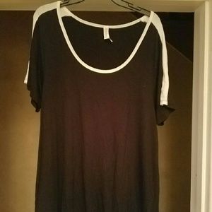 Lularoe Classic Tee