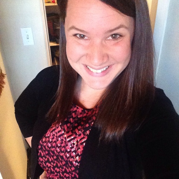 Meet your Posher, Megan - Picture 2 of 3