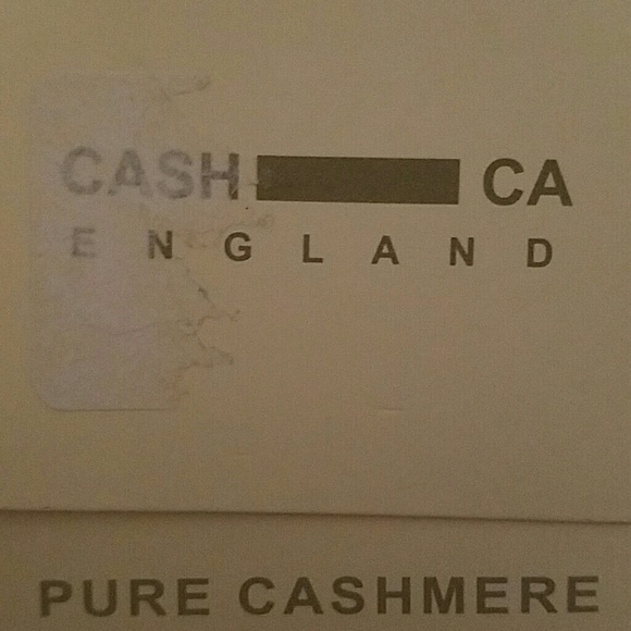 Cash Ca 100% Cashmere pom pom scarf **BRAND NEW** - Picture 2 of 3