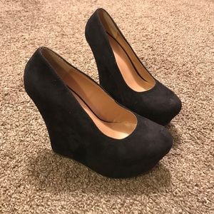 Black wedge heels