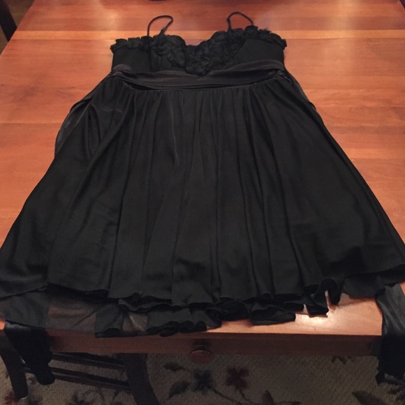 Formal mid thigh black dress - Picture 2 of 5