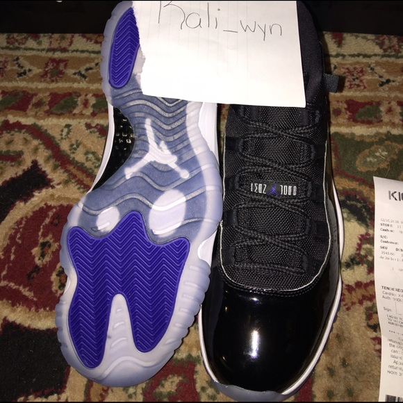 Jordan space jam 11