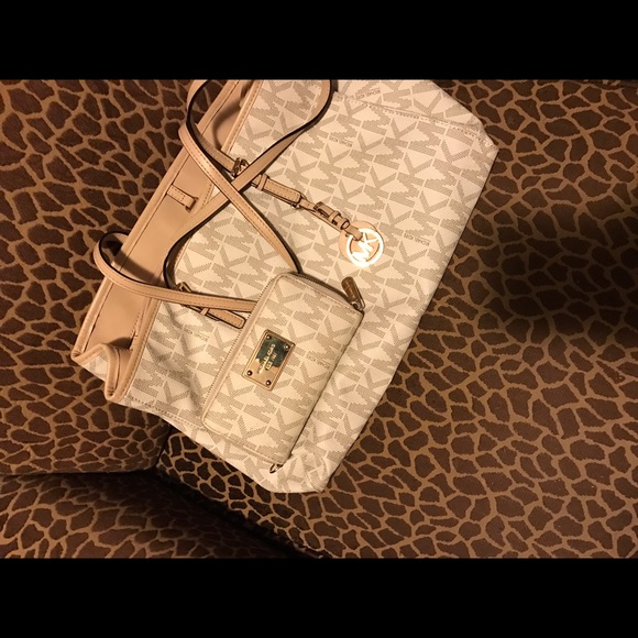 Michael Kors bag w/ wallet