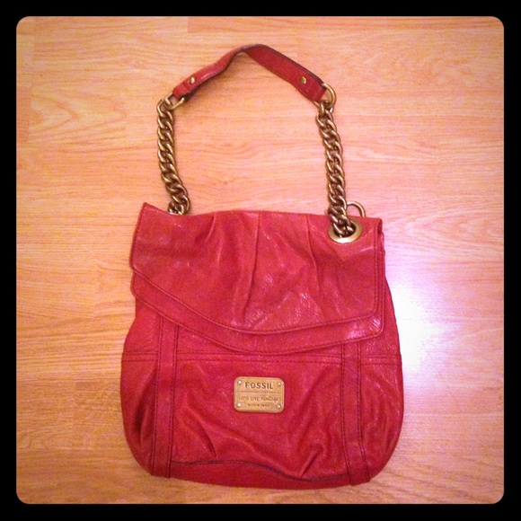 Red fossil shoulder bag