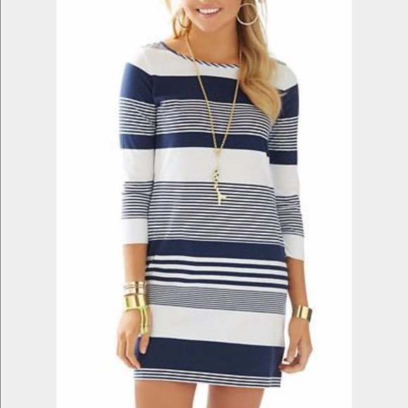 Lilly Pulitzer navy boatneck dress sz. Small
