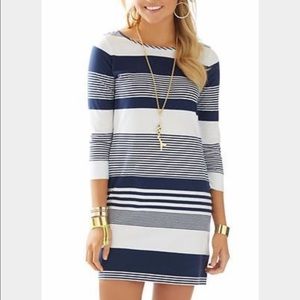 Lilly Pulitzer navy boatneck dress sz. Small