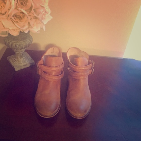 Free People Braeburn tan booties