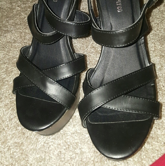 Heels - Picture 2 of 3