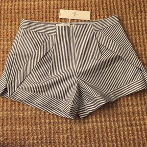 Thakoon Size 4 blue and white striped shorts