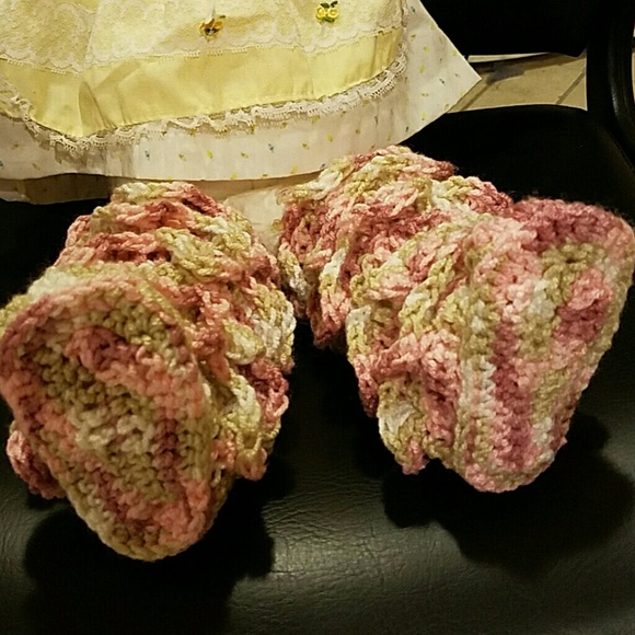 Baby Crocodile Stitch - Picture 3 of 4