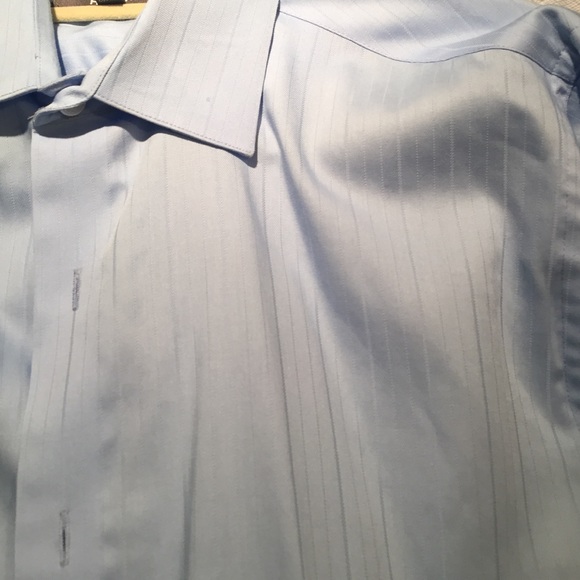 Kenneth Cole Reaction Light Blue button down - Picture 3 of 3