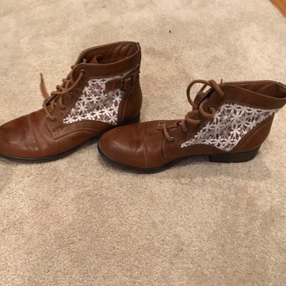 Brown lace up bootie