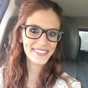 Meet your Posher, Leah