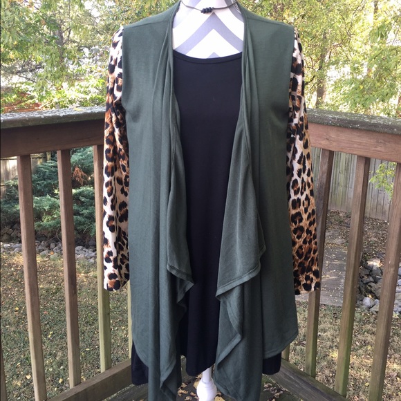 Leopard sleeve cardigan