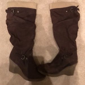 Talk brown wedge boot