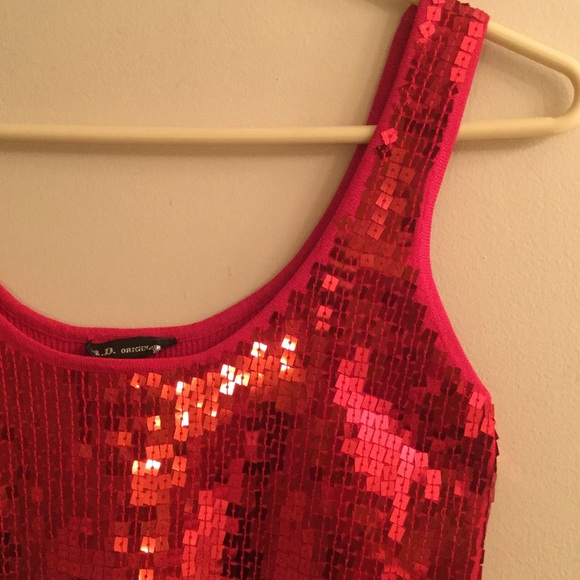 NWOT Red Sequin Front Xmas Holiday Stretch Tank M - Picture 2 of 4