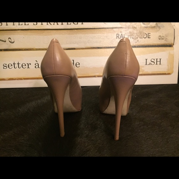 women's nude  steve madden pattent platform pumps - Picture 3 of 3