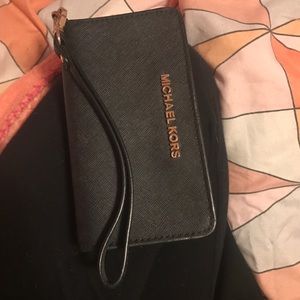 Michael kors wristlet