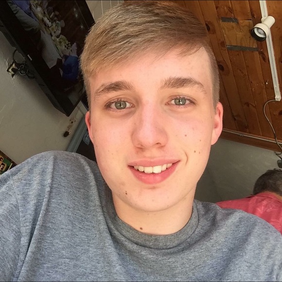 Meet your Posher, Sean - Picture 1 of 1