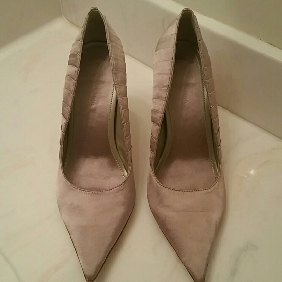 Bcbgmaxazria satin 3.75"heels
