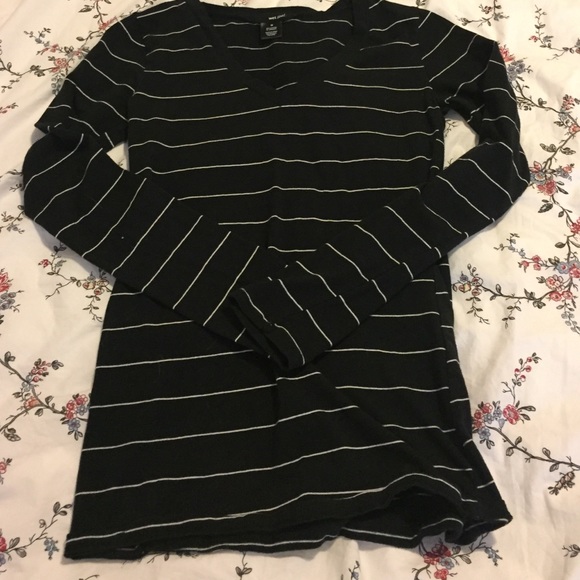 black and white long sleeve
