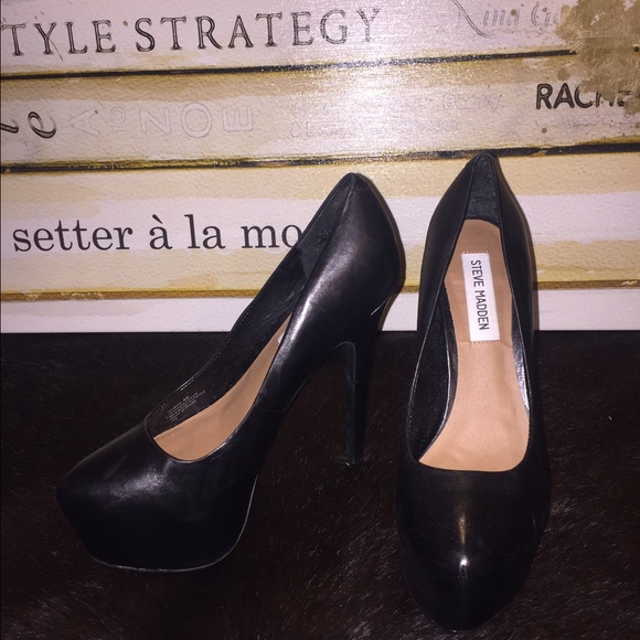 women's black steve madden pattent platform pumps - Picture 4 of 4