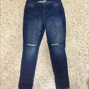 Trendy knee cut skinny jeans