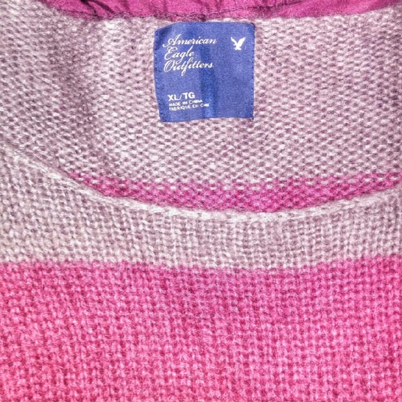 Like New American Eagle Sweater **REDUCED** - Picture 3 of 3