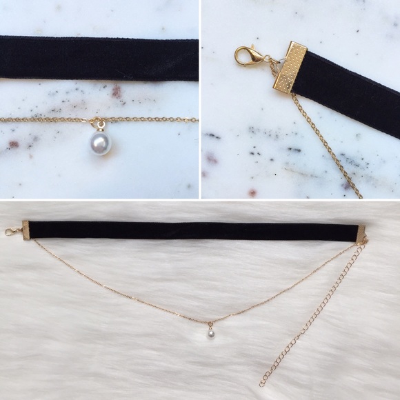 "Emerie" Necklace || Black Velvet & Pearl Choker - Picture 3 of 6