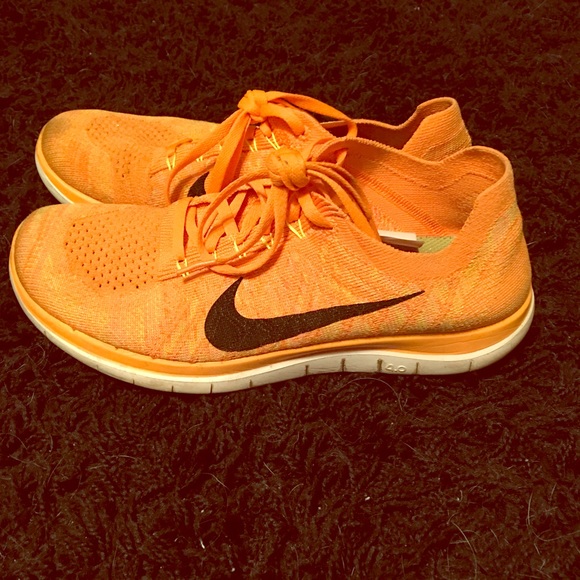 Nike women's 4.0 Flynit size 9 - Picture 1 of 2