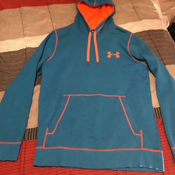 Under Armour sweatshirt