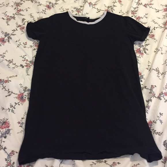 black tshirt dress