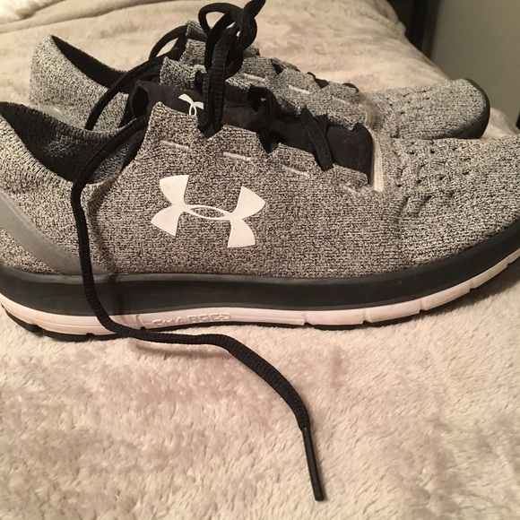 Under armor speed form size 9.5 - Picture 1 of 2
