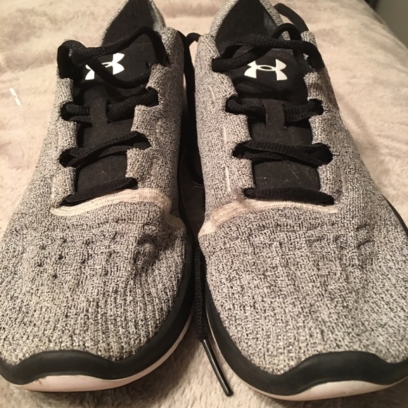Under armor speed form size 9.5 - Picture 2 of 2
