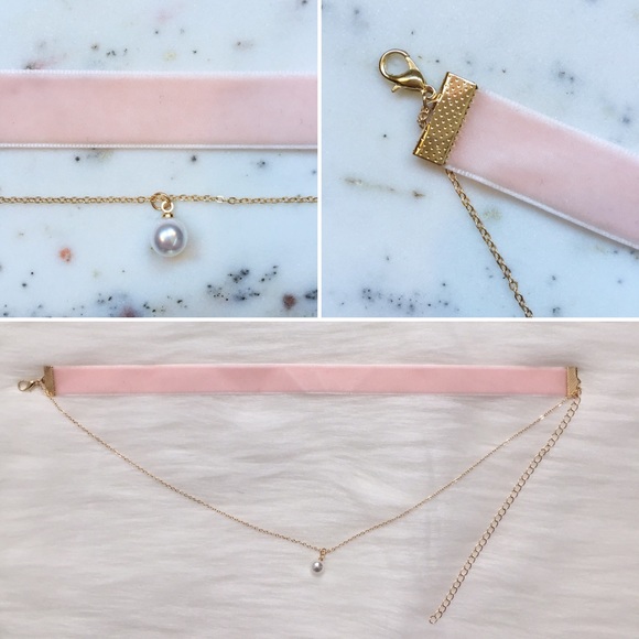 "Emerie" Necklace || Pink Velvet & Pearl Choker - Picture 3 of 6