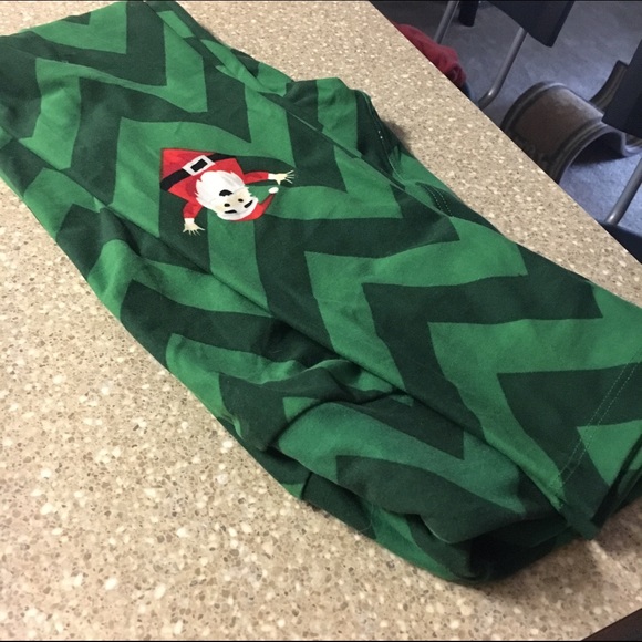 LuLaRoe Christmas Leggings!