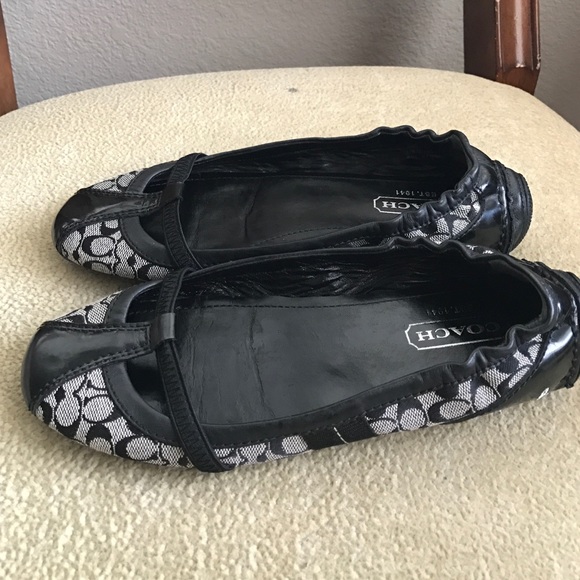 Coach flat - Picture 4 of 4