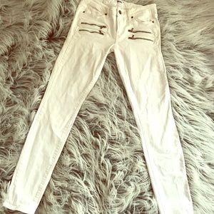 PAIGE white denim Edgemont jean size 28