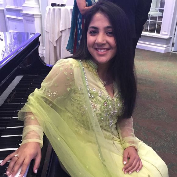 Meet your Posher, Tina - Picture 1 of 1